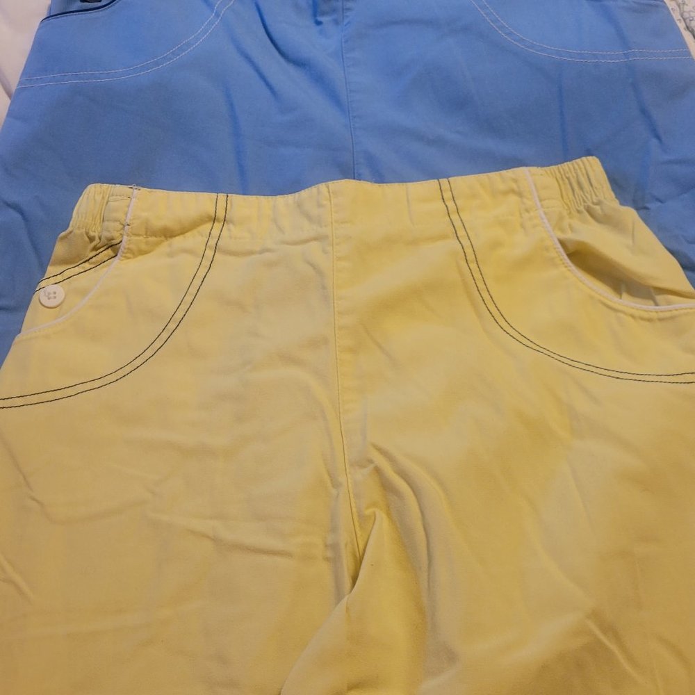 Mixed lot medical scrubs